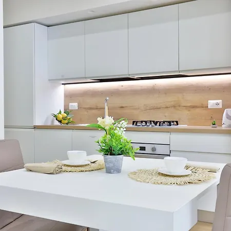 Guesthost - Style Vomero House &